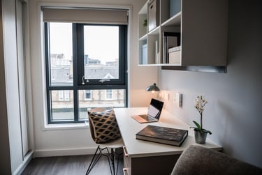 1 bed flat, McDonald Road, Cannonmills, Edinburgh, EH74GT - Image 1